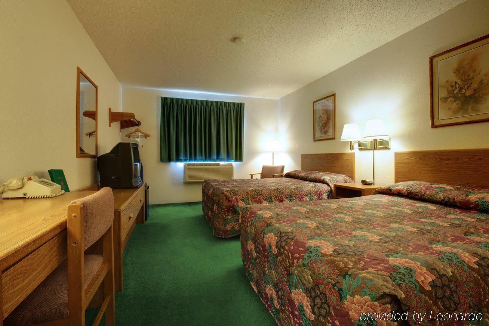 Americas Best Value Inn & Suites Cassville Roaring River Bilik gambar